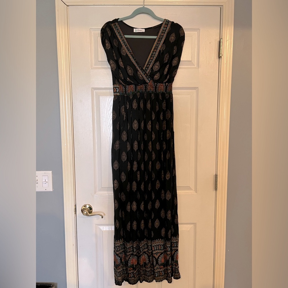 Lapogee Boho Dress Medium V Neck Maxi Dress India Black Paisley summer.